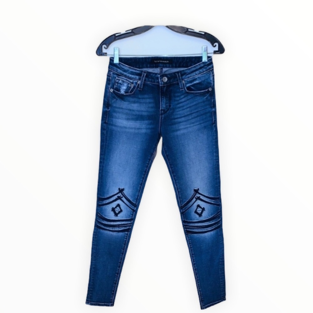 EUC Cult of Individuality Zen Midrise Embroidered Jean